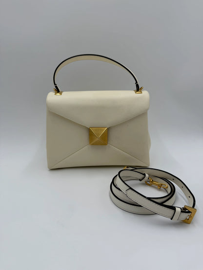 Valentino-Garavani-Borsa-One-Stud-Top-Handle-in-Pelle-Avorio-67790409236804 - Pally Vintage Closet