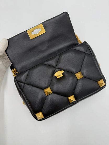 Valentino-Garavani-Borsa-Roman-Spike-in-Pelle-Trapuntata-Nera-67790367916356 - Pally Vintage Closet