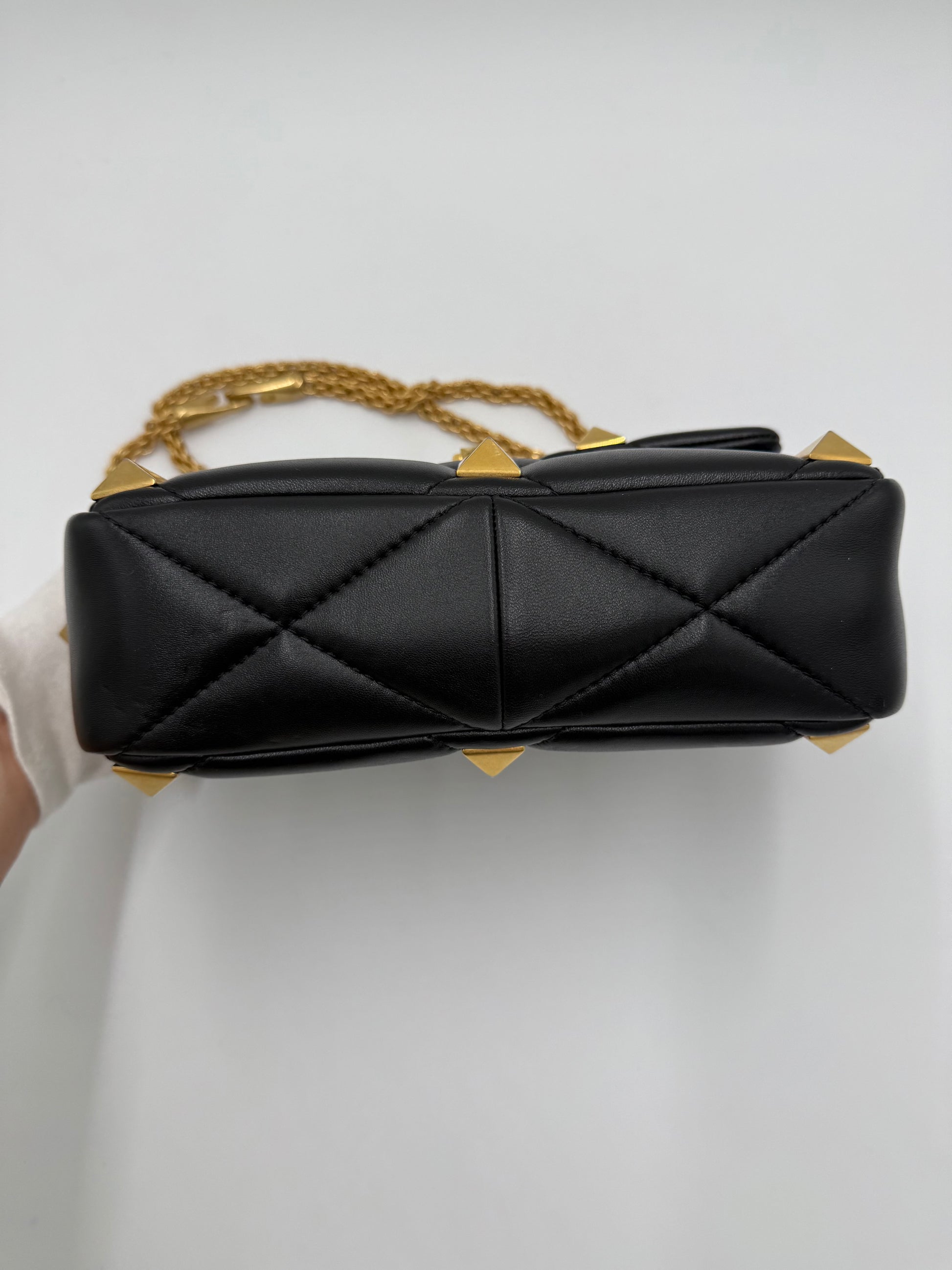 Valentino Garavani Borsa Roman Spike in Pelle Trapuntata Nera - Pally Vintage Closet