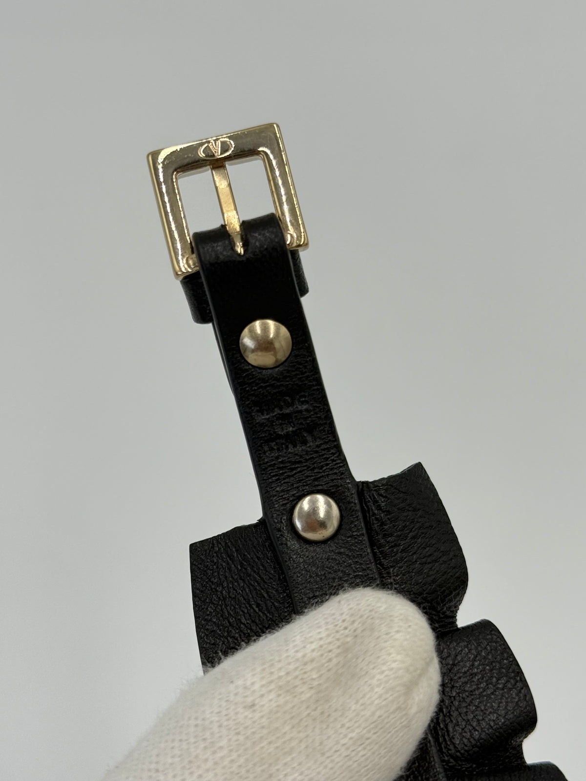 Valentino Garavani Bracciale Rockstud in Pelle con Volant Nero - Pally Vintage Closet