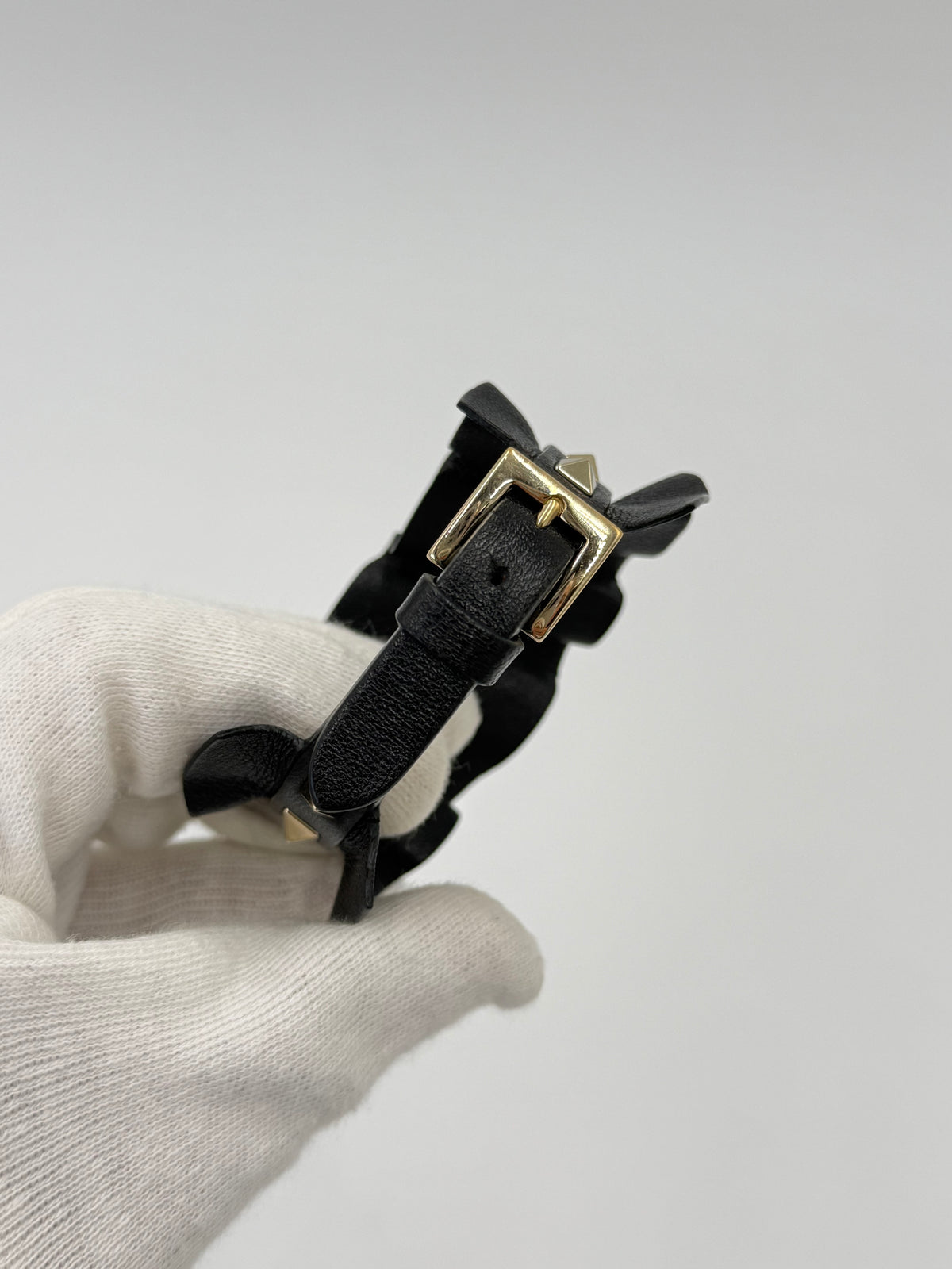 Valentino Garavani Bracciale Rockstud in Pelle con Volant Nero - Pally Vintage Closet