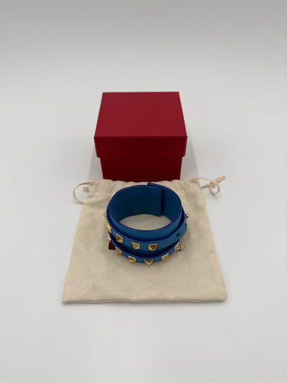 Valentino Garavani Bracciale Rockstud in Pelle e Borchie Azzurro - Pally Vintage Closet