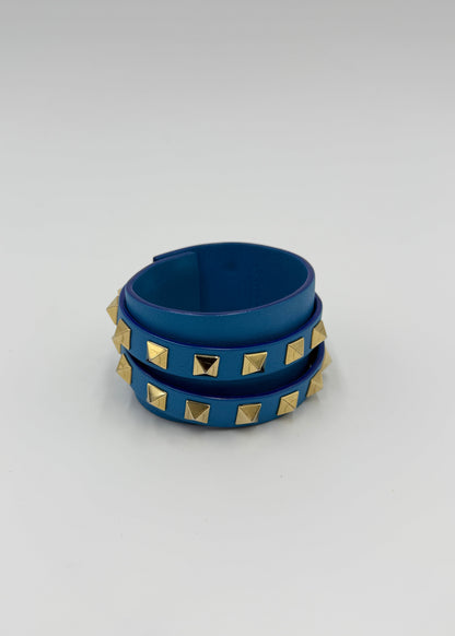 Valentino Garavani Bracciale Rockstud in Pelle e Borchie Azzurro - Pally Vintage Closet