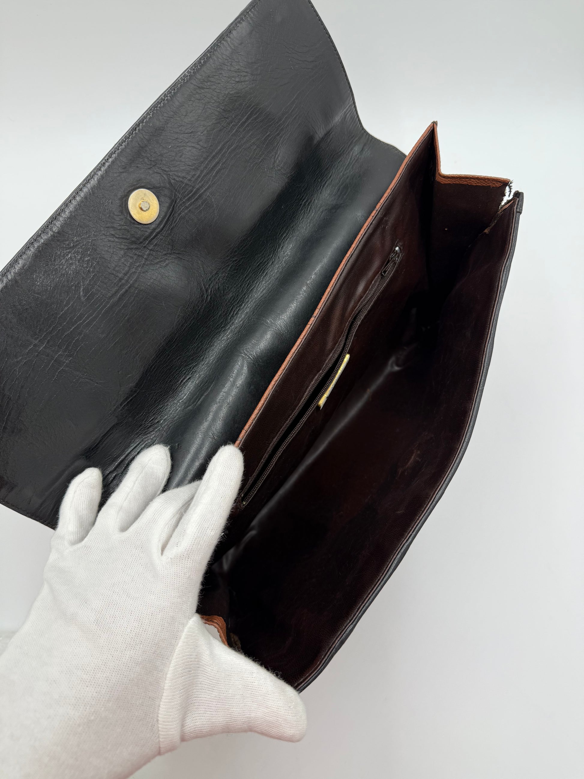 Valentino Garavani Clutch Vintage con Monogram V Marrone - Pally Vintage Closet