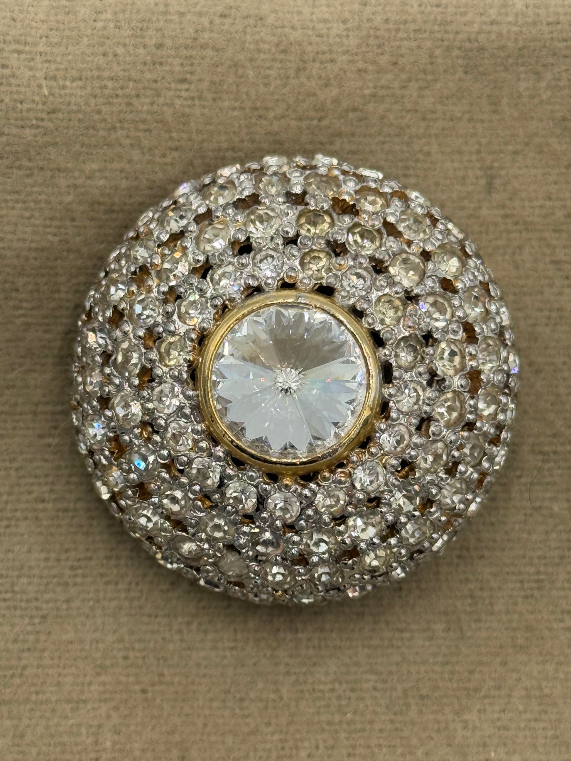 Valentino Garavani Orecchini Vintage Pavé di Cristalli Design a Cupola - Pally Vintage Closet