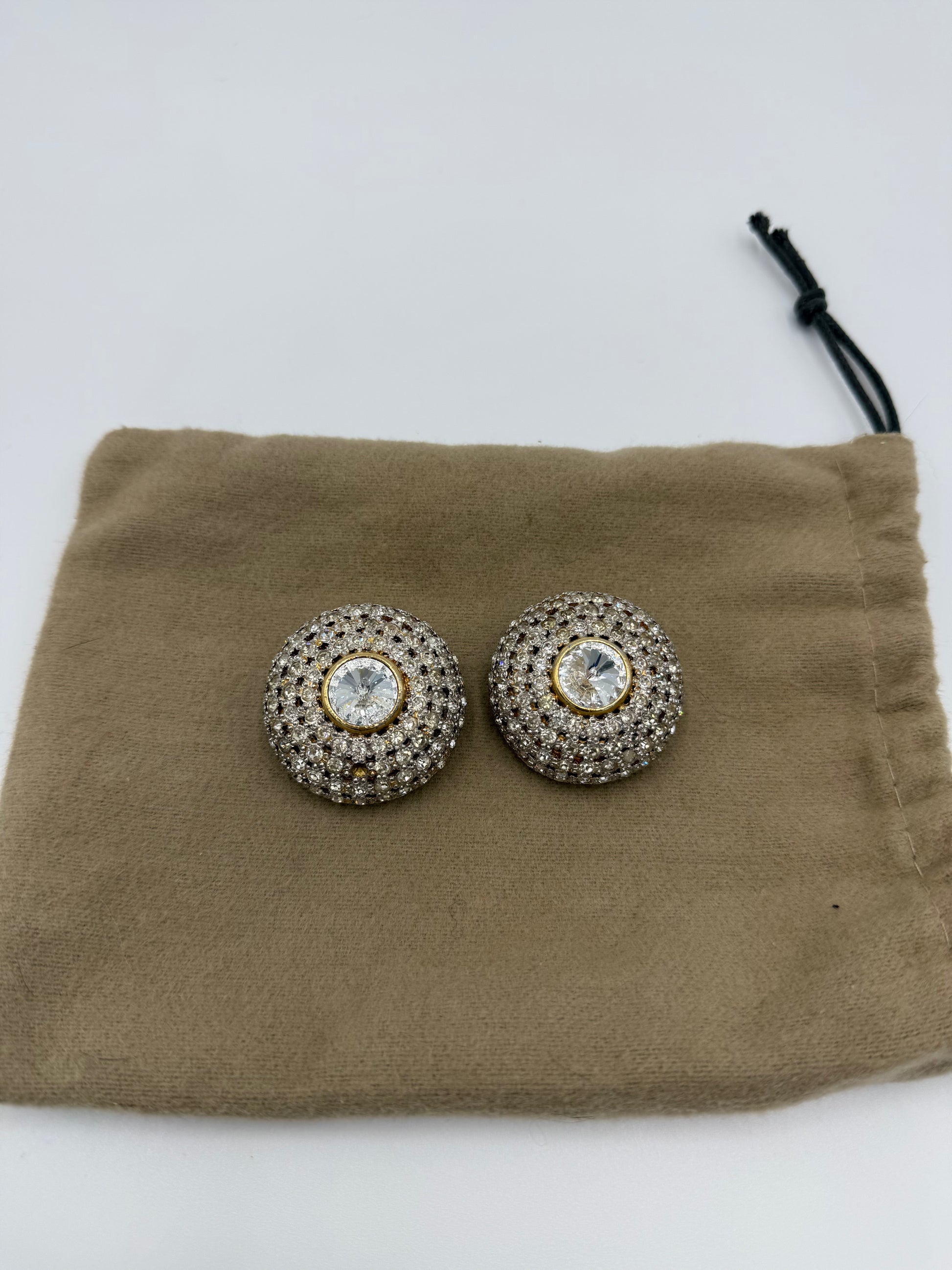 Valentino Garavani Orecchini Vintage Pavé di Cristalli Design a Cupola - Pally Vintage Closet