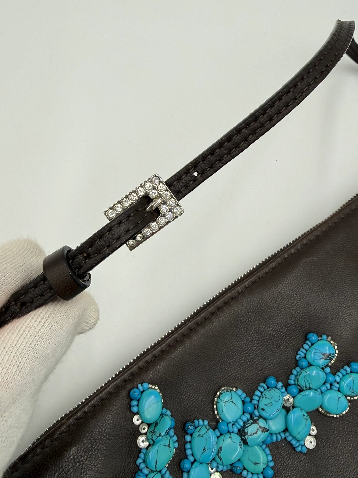 Valentino-Garavani-Pochette-Vintage-in-Pelle-Marrone-con-Ricamo-in-Turchese-70125805863236 - Pally Vintage Closet