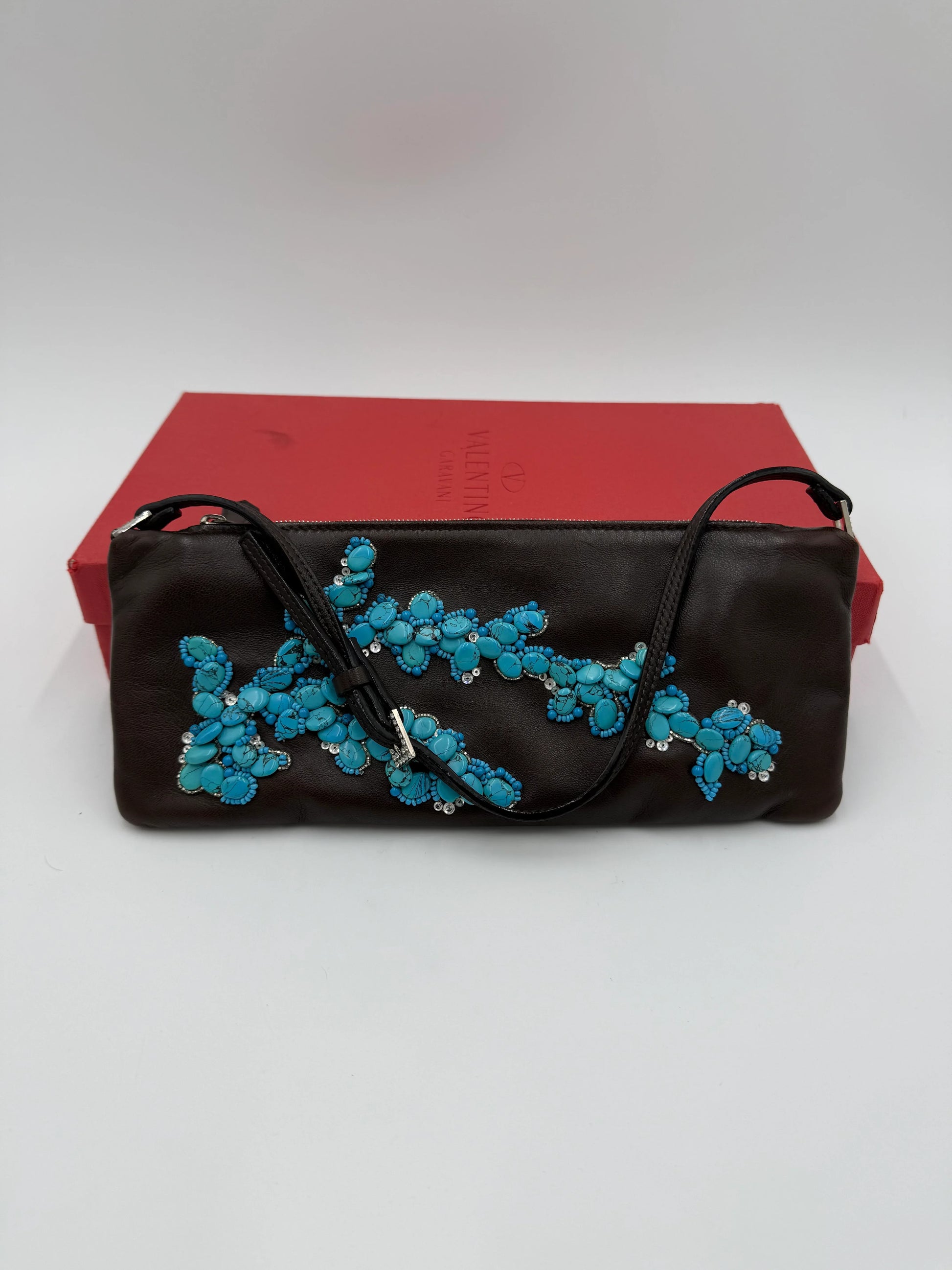 Valentino-Garavani-Pochette-Vintage-in-Pelle-Marrone-con-Ricamo-in-Turchese-70125805961540 - Pally Vintage Closet