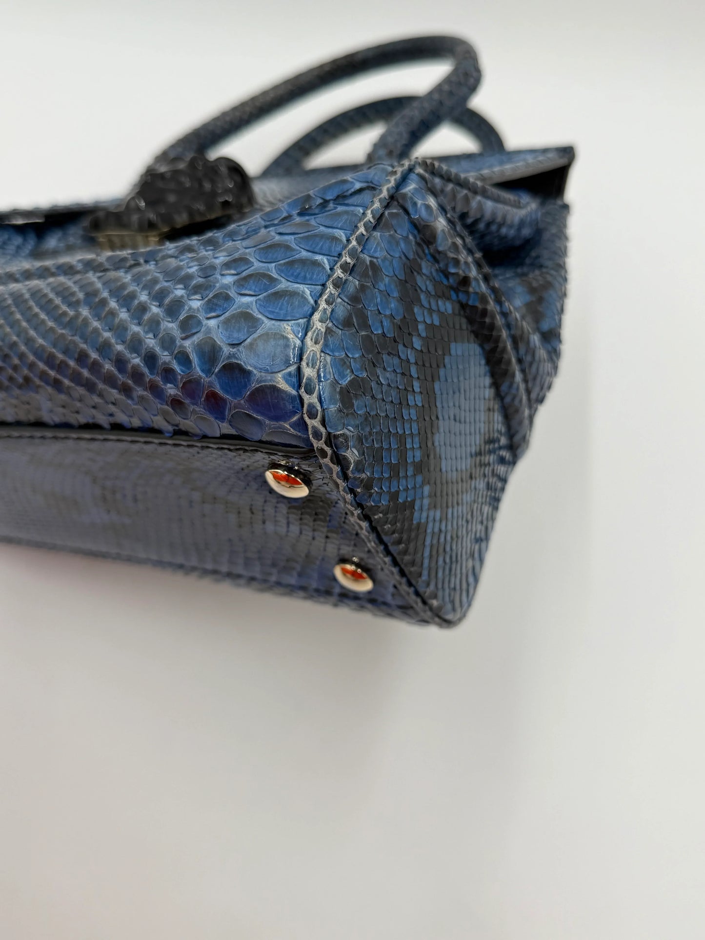 Versace-Borsa-a-Mano-Medusa-in-Pelle-Esotica-Blu-68618925932868 - Pally Vintage Closet