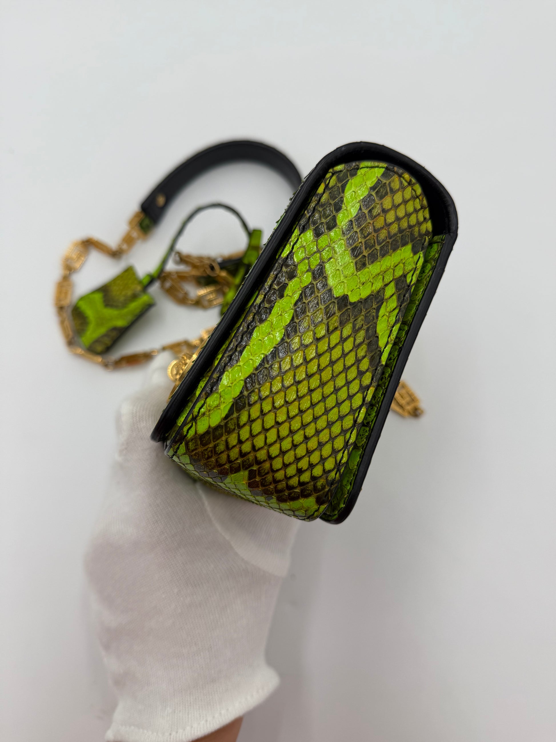 Versace Borsa a Tracolla Tribute Icon in Pelle Esotica Verde Neon - Pally Vintage Closet