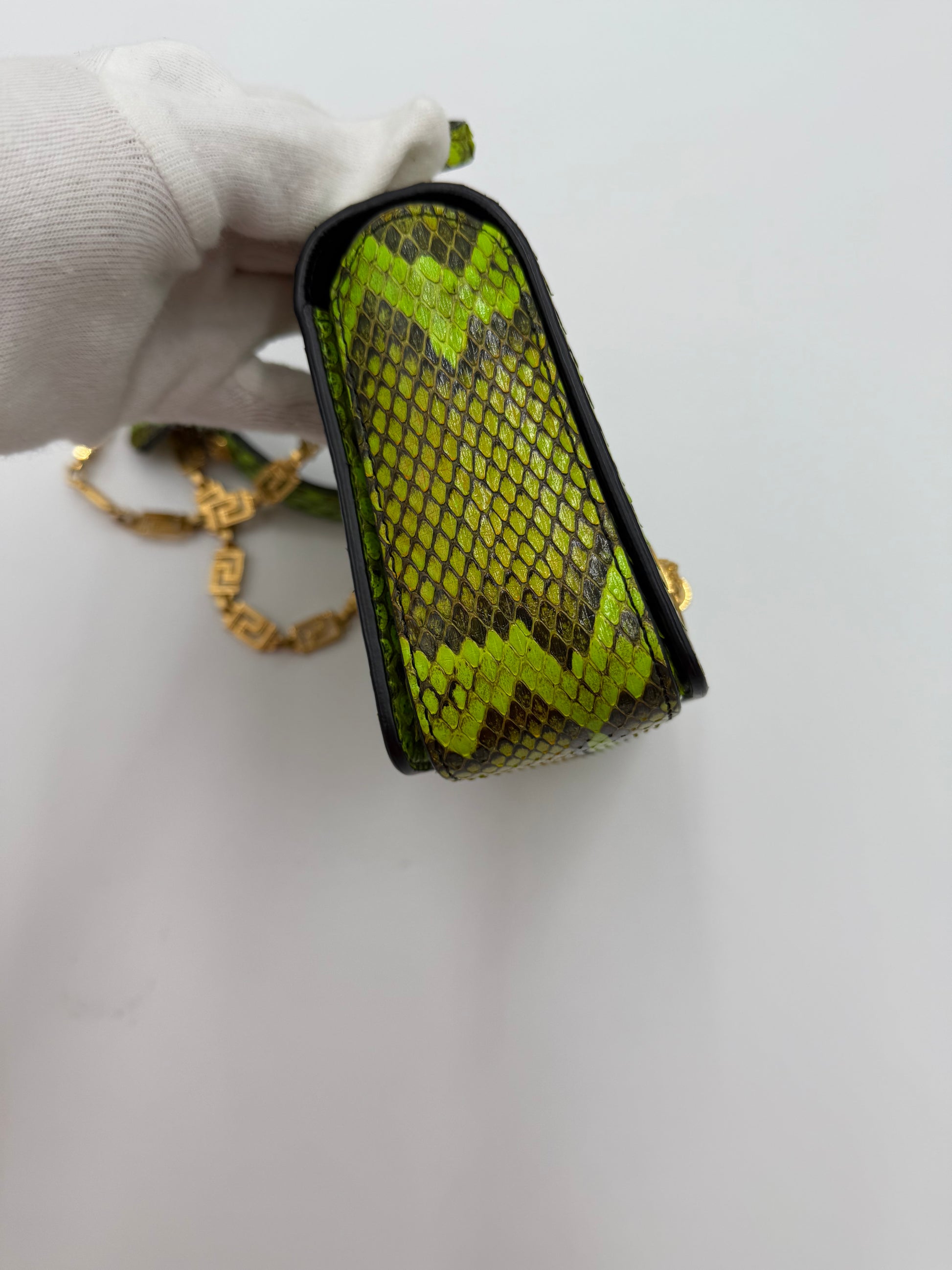 Versace Borsa a Tracolla Tribute Icon in Pelle Esotica Verde Neon - Pally Vintage Closet