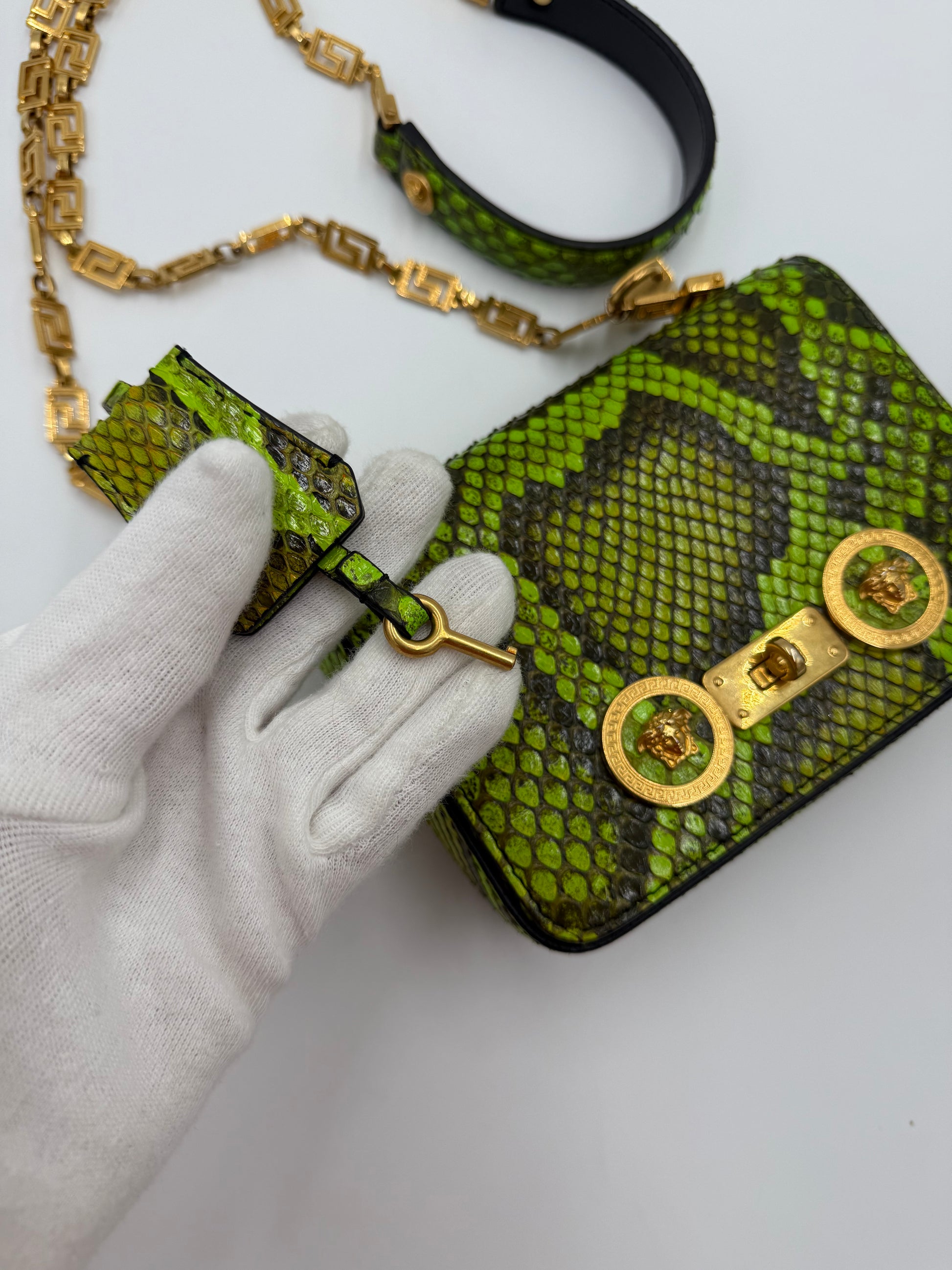 Versace Borsa a Tracolla Tribute Icon in Pelle Esotica Verde Neon - Pally Vintage Closet