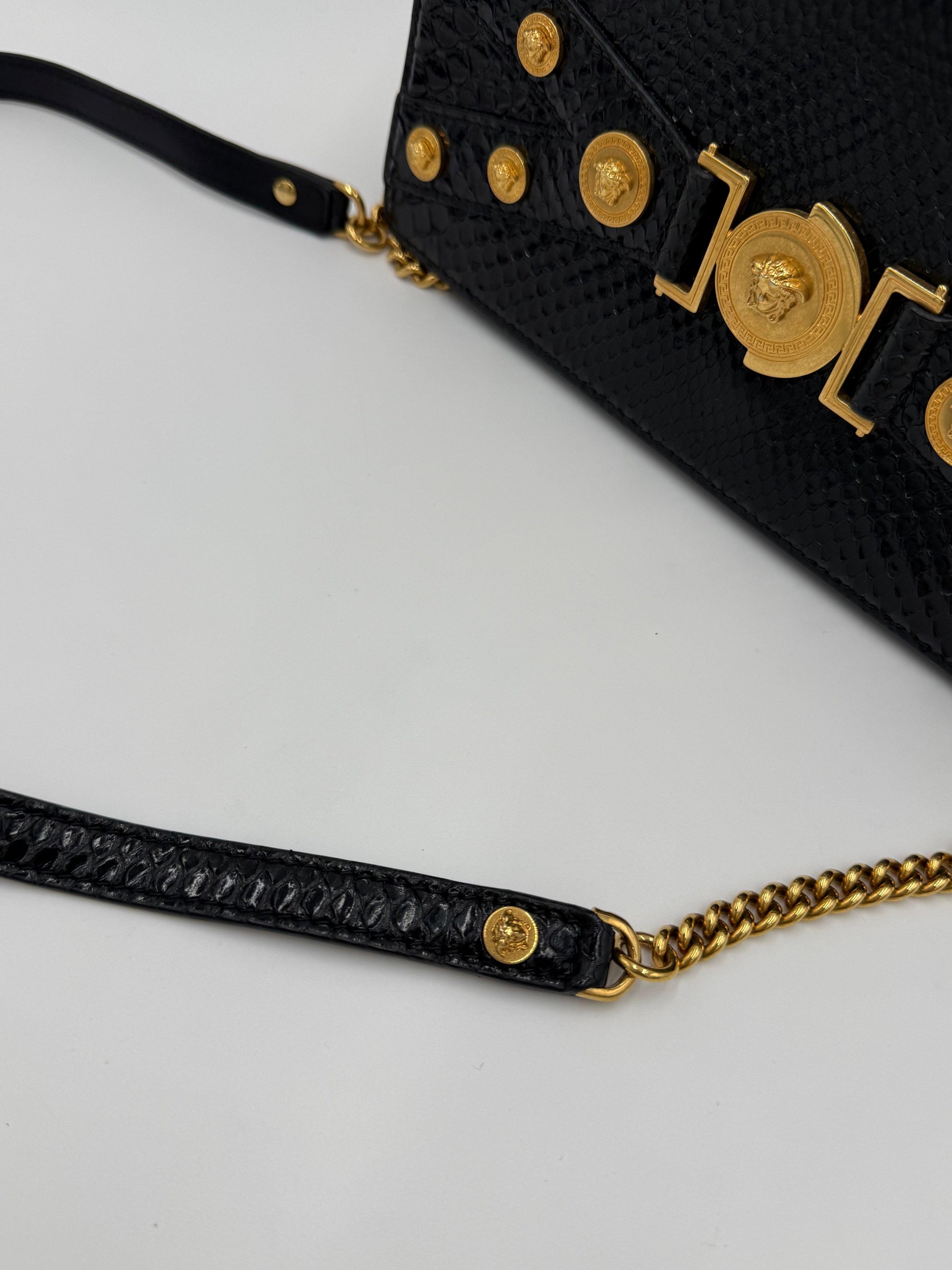 Versace-Borsa-a-Tracolla-Tribute-in-Pitone-Nero-e-Dettagli-Gold-70563876208964 - Pally Vintage Closet