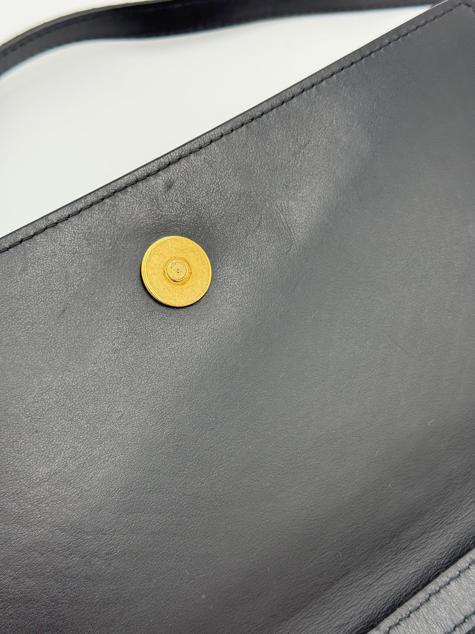 Versace-Borsa-a-Tracolla-Tribute-in-Pitone-Nero-e-Dettagli-Gold-70563876307268 - Pally Vintage Closet