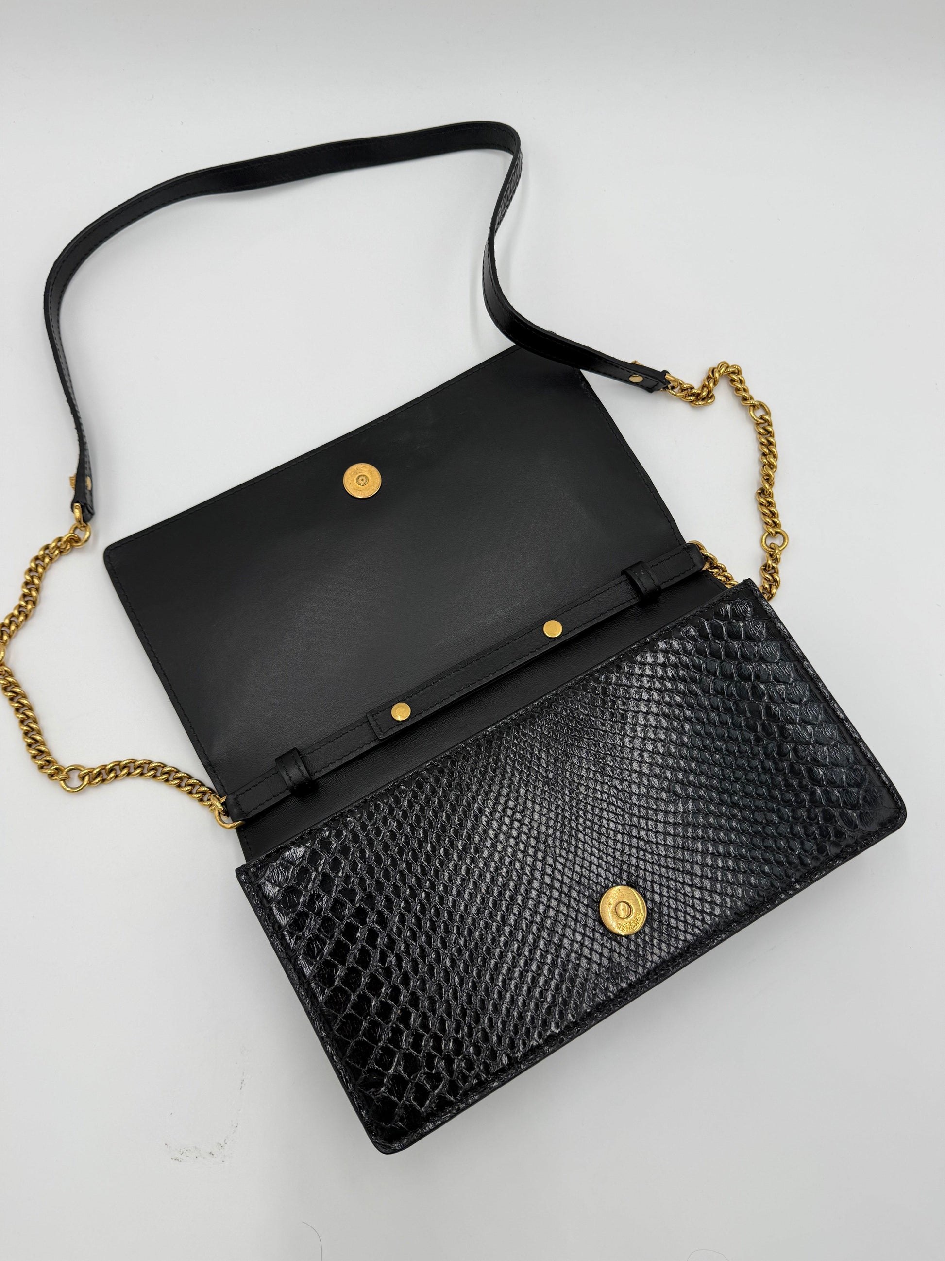 Versace-Borsa-a-Tracolla-Tribute-in-Pitone-Nero-e-Dettagli-Gold-70563876438340 - Pally Vintage Closet