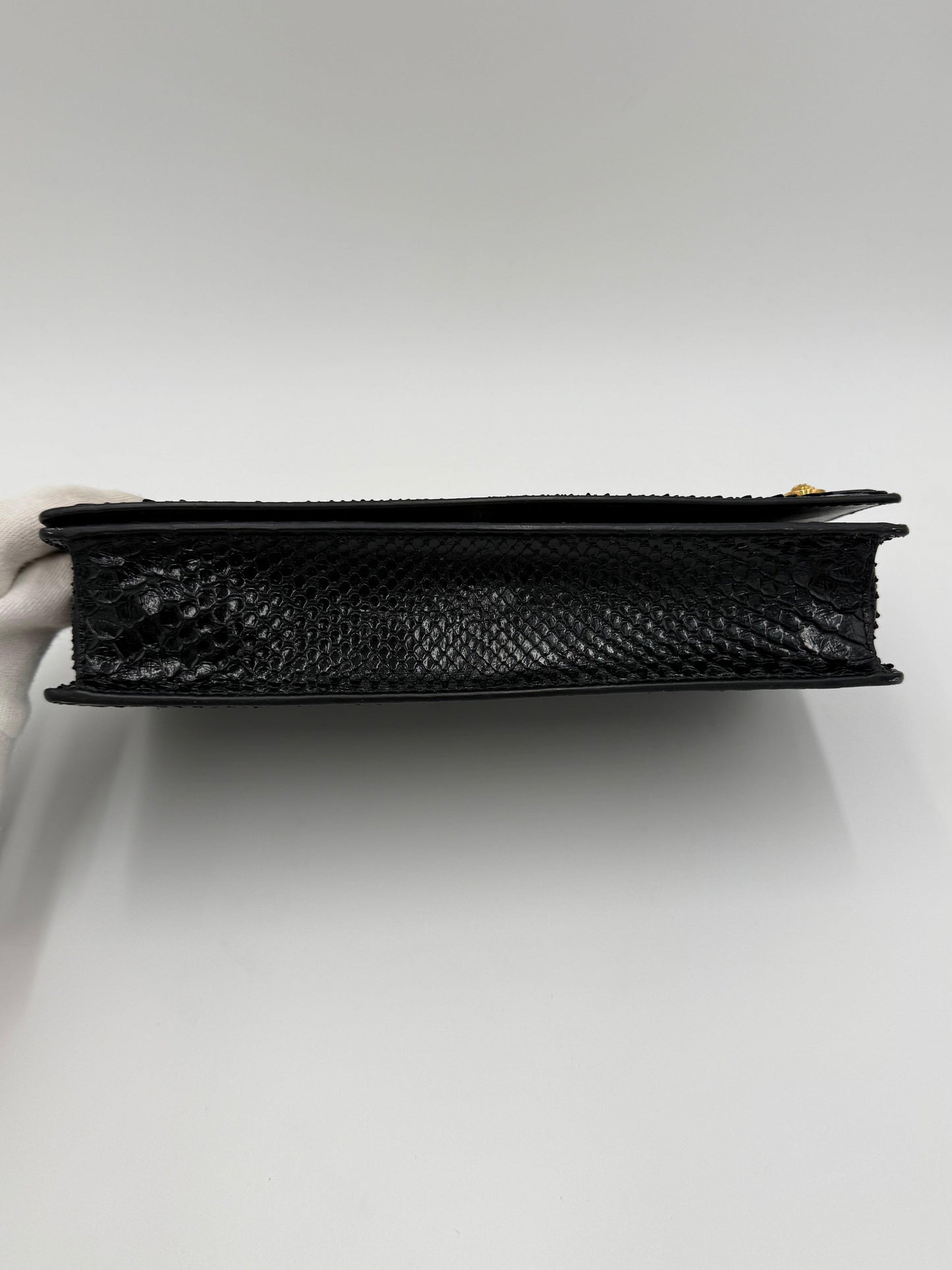 Versace-Borsa-a-Tracolla-Tribute-in-Pitone-Nero-e-Dettagli-Gold-70563876667716 - Pally Vintage Closet