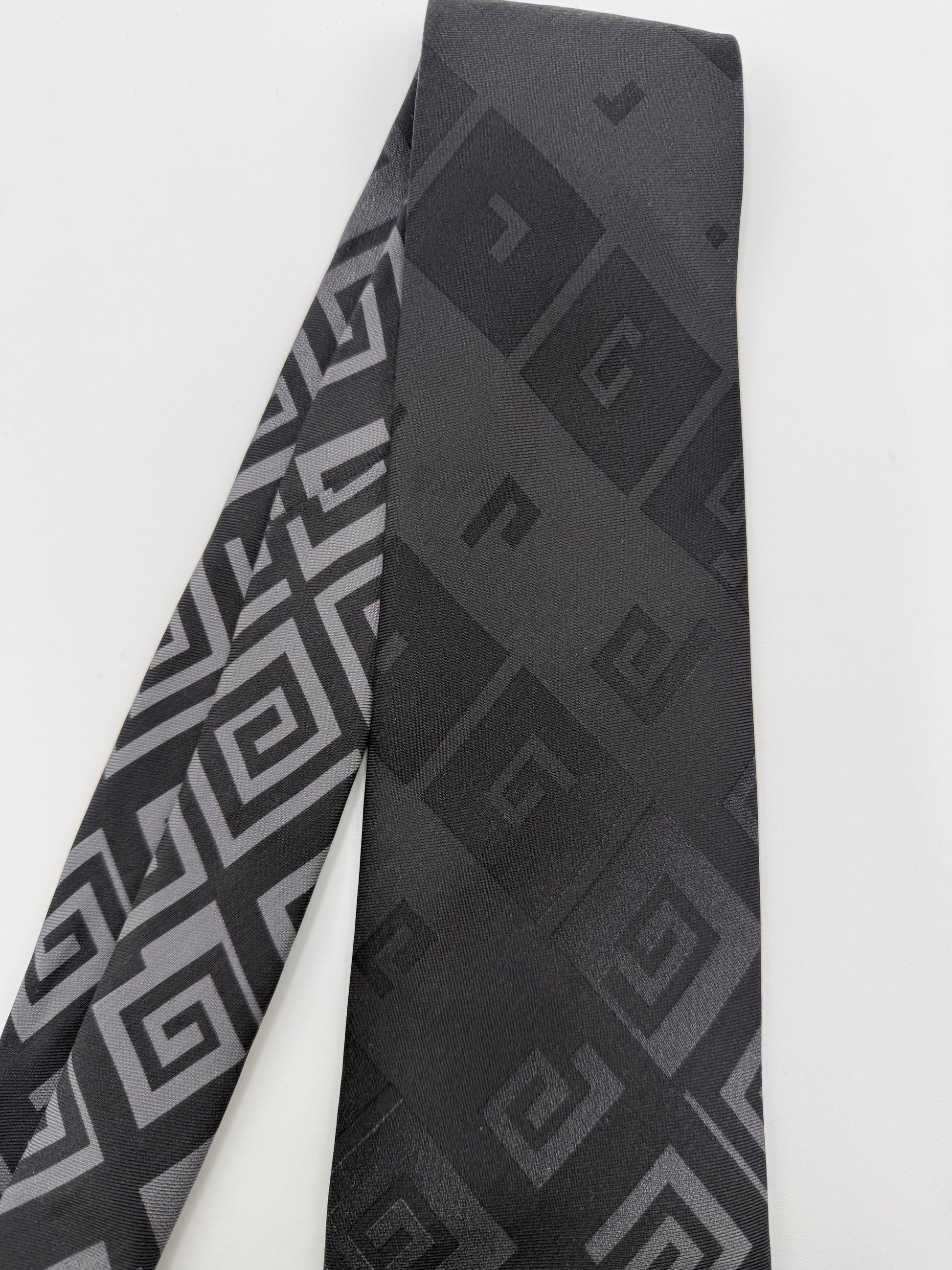 Versace Collection Cravatta Motivo Geometrico Nero e Grigio - Pally Vintage Closet