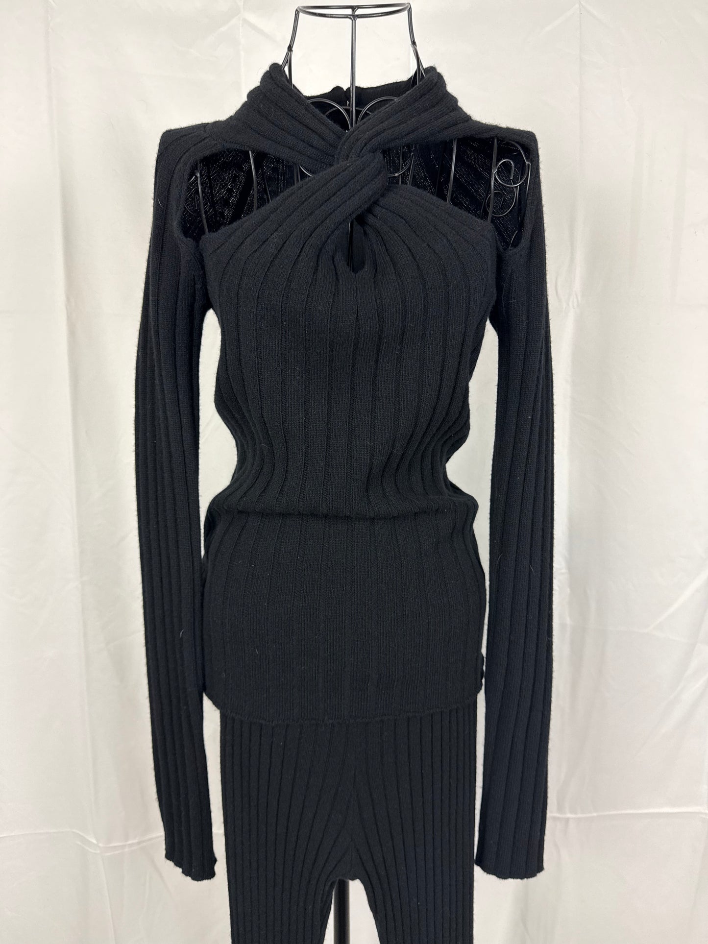 Versace Completo Ribbed in Maglia con Dettagli Cut-Out e Bottoni Medusa Nero - Pally Vintage Closet