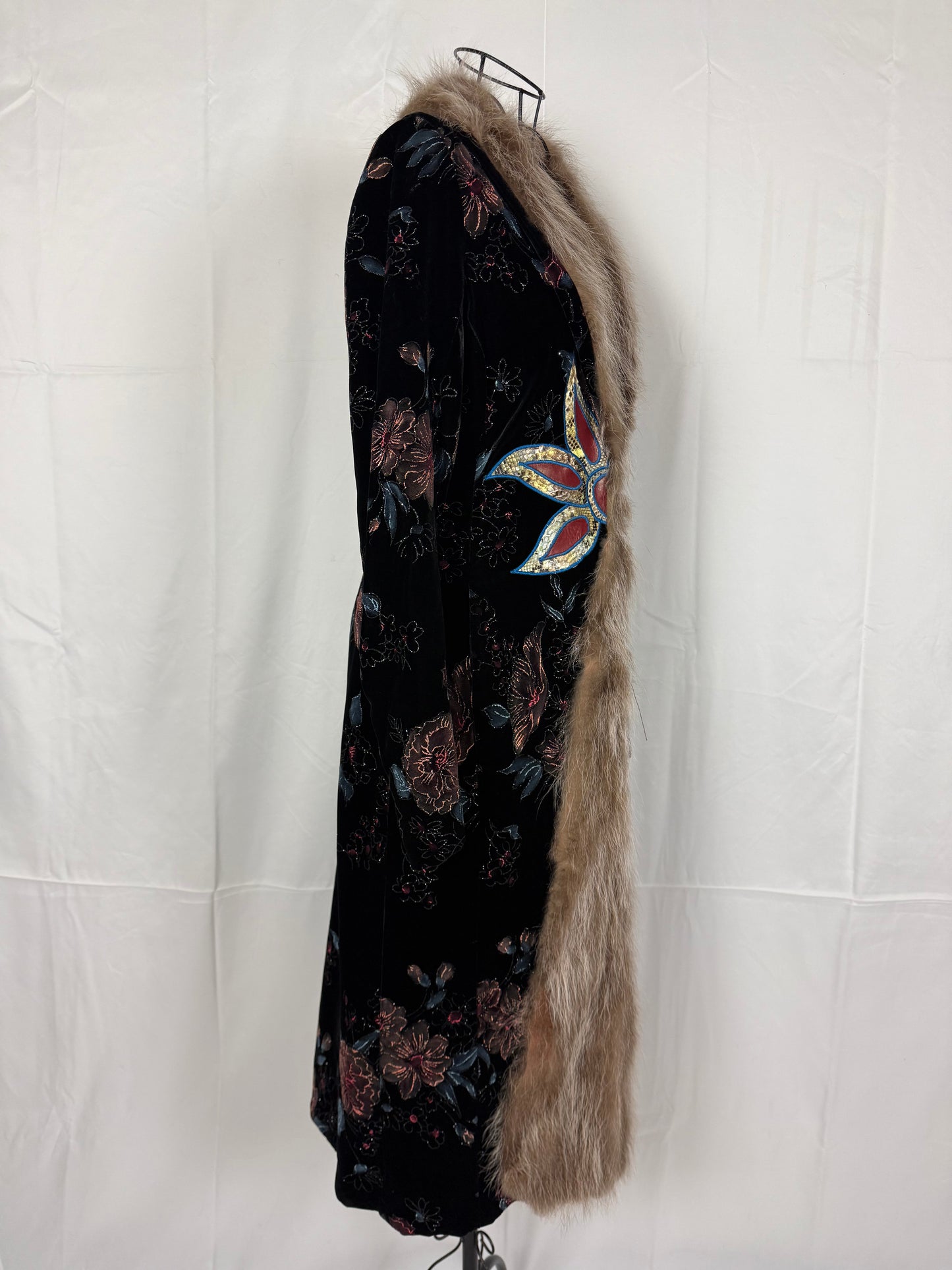 Voyage London Cappotto Vintage in Velluto e Pelliccia Nero - Pally Vintage Closet