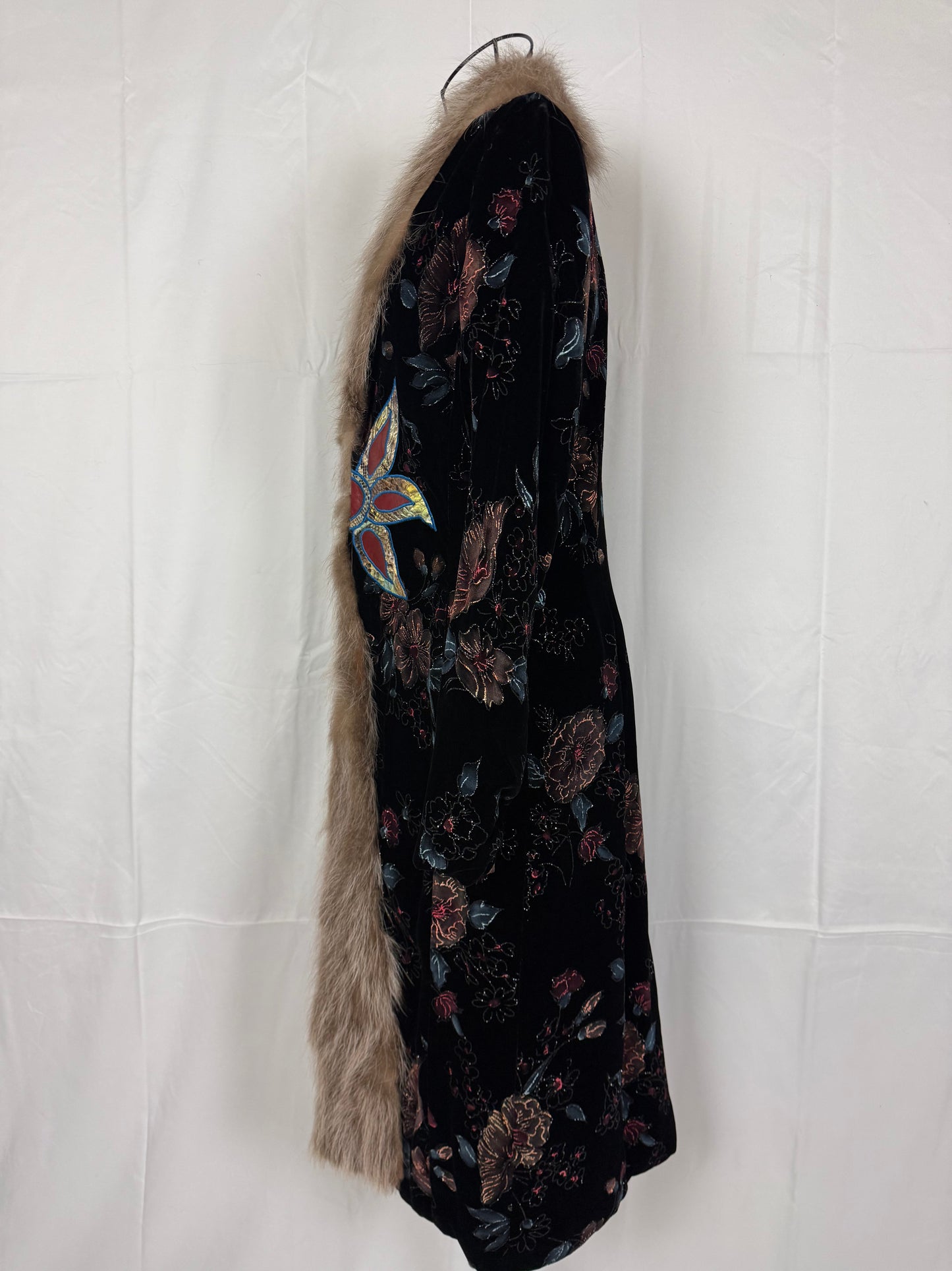 Voyage London Cappotto Vintage in Velluto e Pelliccia Nero - Pally Vintage Closet