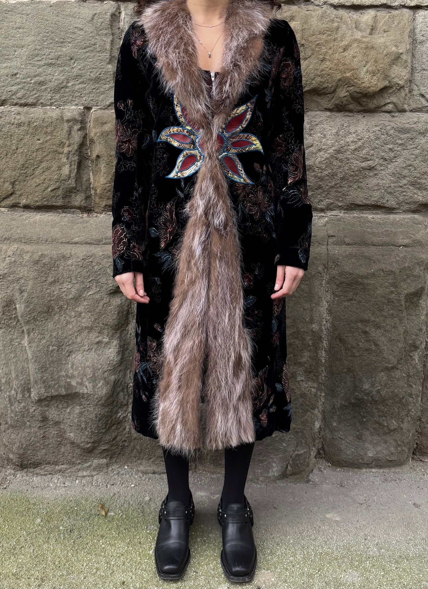 Voyage London Cappotto Vintage in Velluto e Pelliccia Nero - Pally Vintage Closet