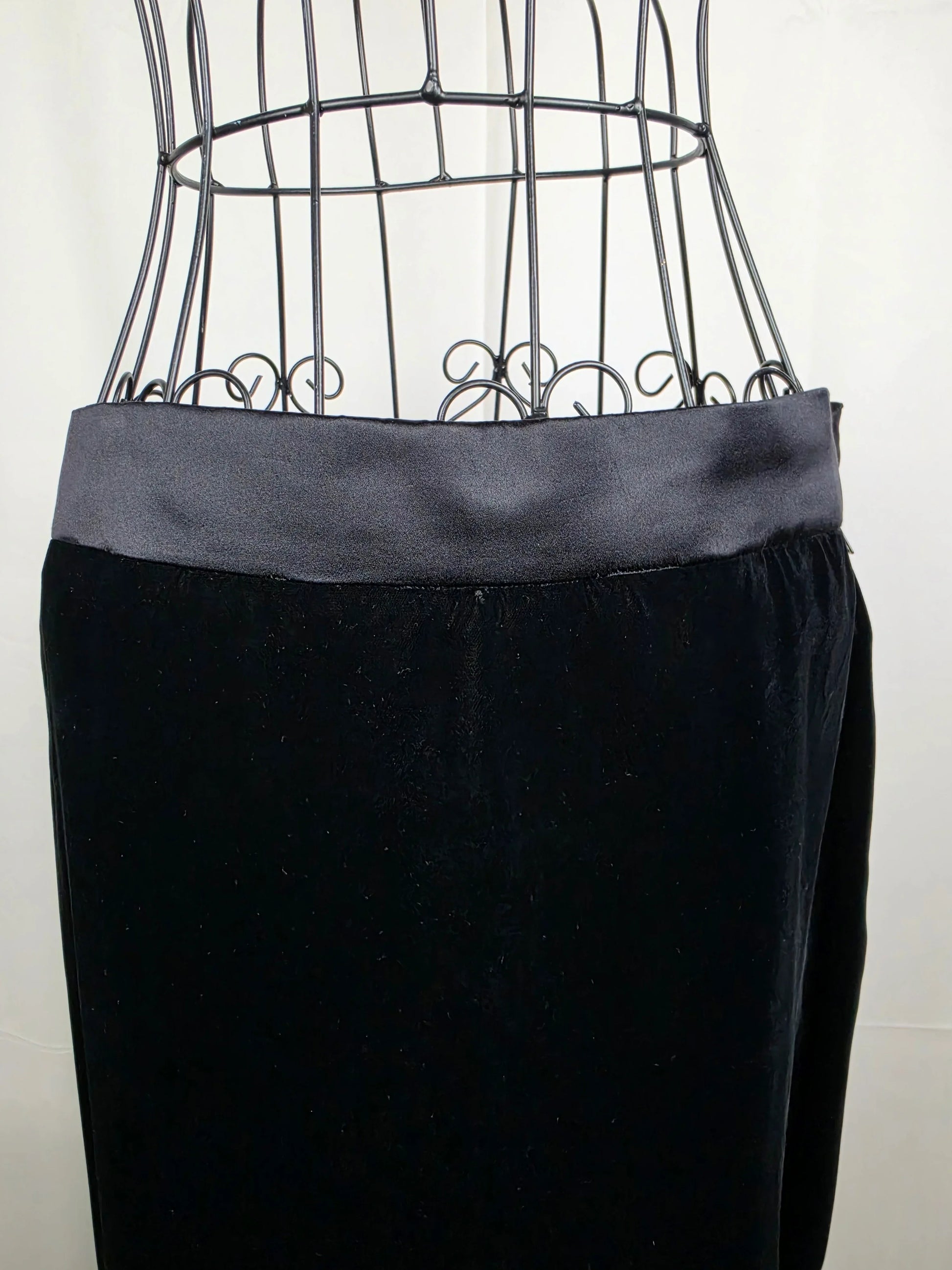 Yves-Saint-Laurent-Rive-Gauche-Maxi-Gonna-Vintage-Velluto-Nero-70263500669252 - Pally Vintage Closet