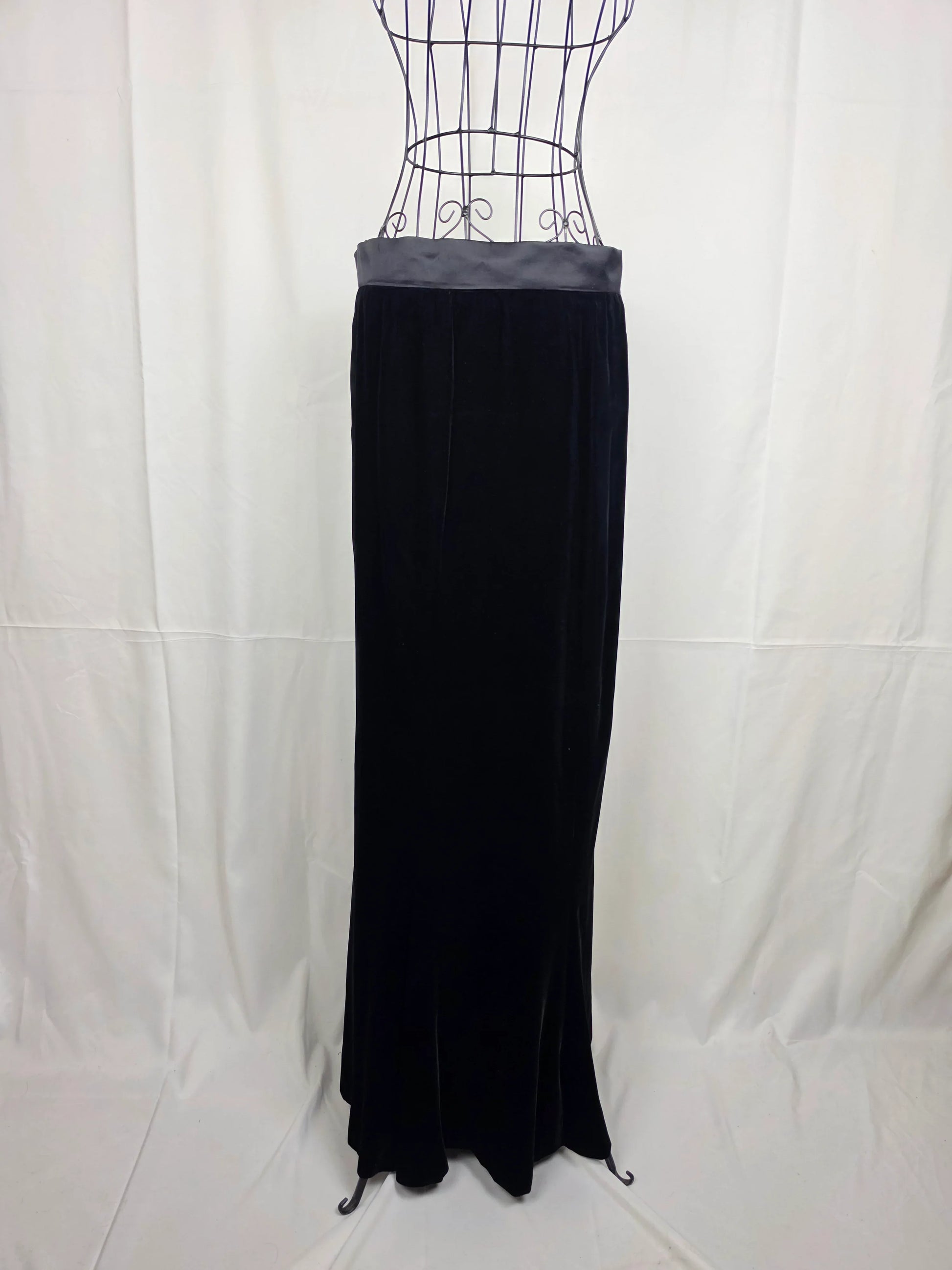 Yves-Saint-Laurent-Rive-Gauche-Maxi-Gonna-Vintage-Velluto-Nero-70263500702020 - Pally Vintage Closet