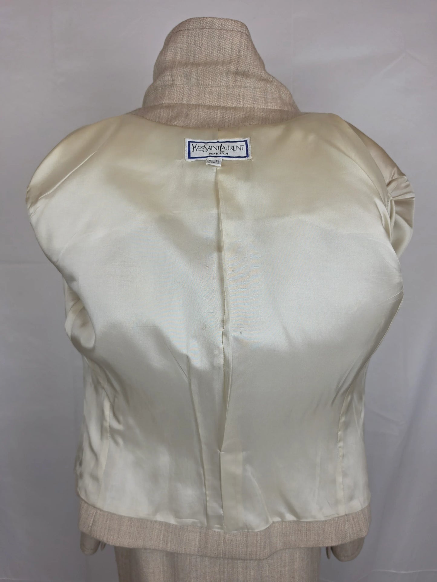 0F0CC5D0-4683-49DB-911F-D99AF9EF0260 - Pally Vintage Closet