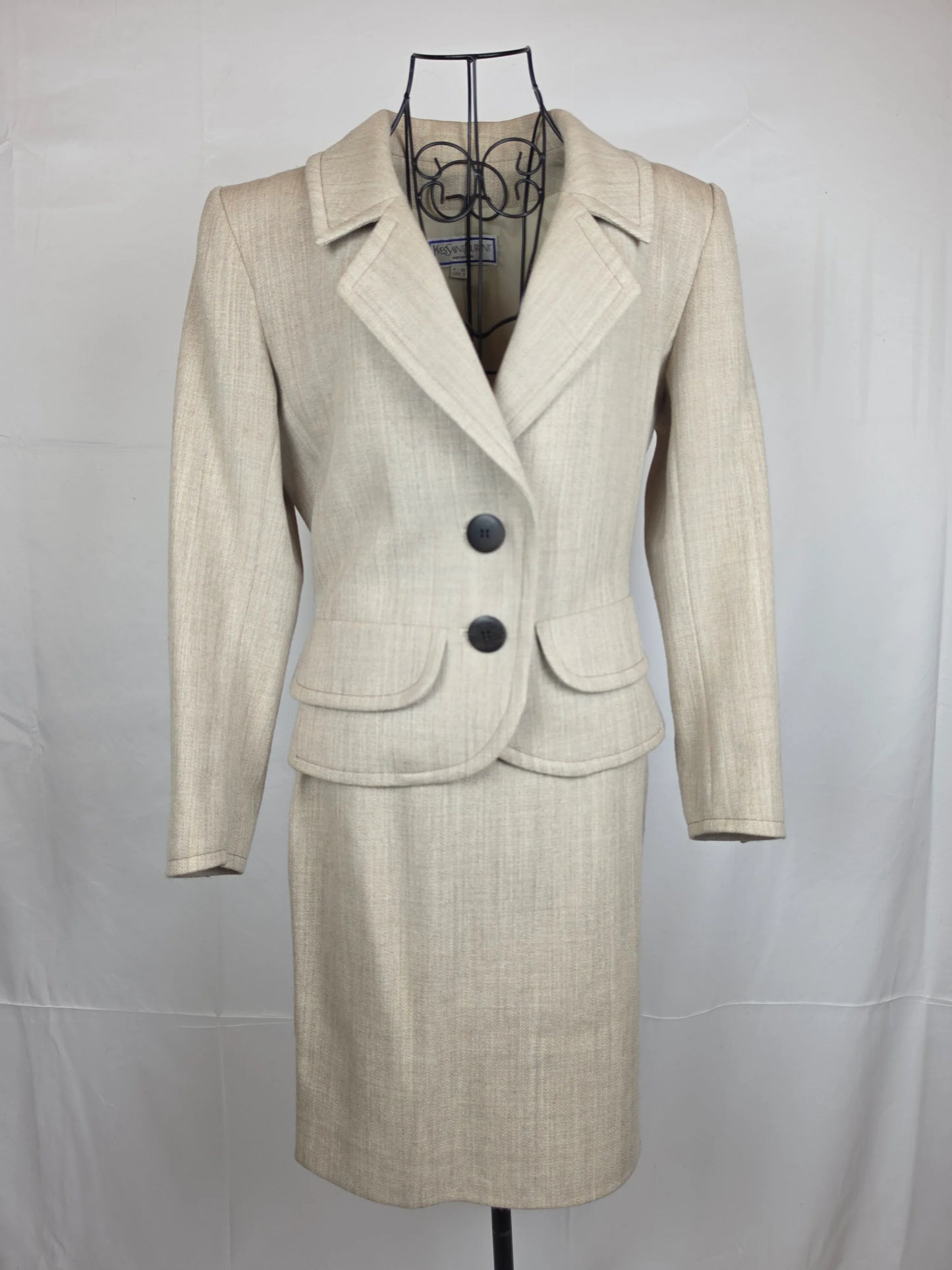 E091B37B-CE2E-4B56-9A52-3CAFE3BCB8C6 - Pally Vintage Closet