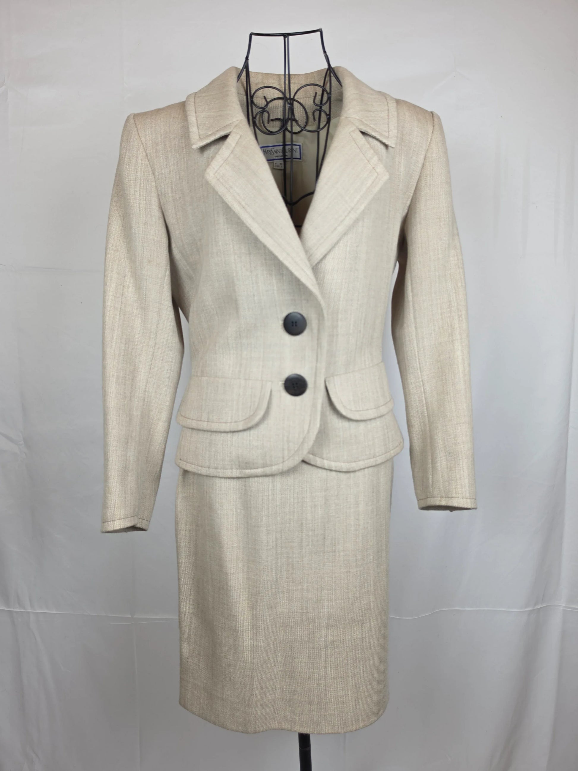 E091B37B-CE2E-4B56-9A52-3CAFE3BCB8C6 - Pally Vintage Closet