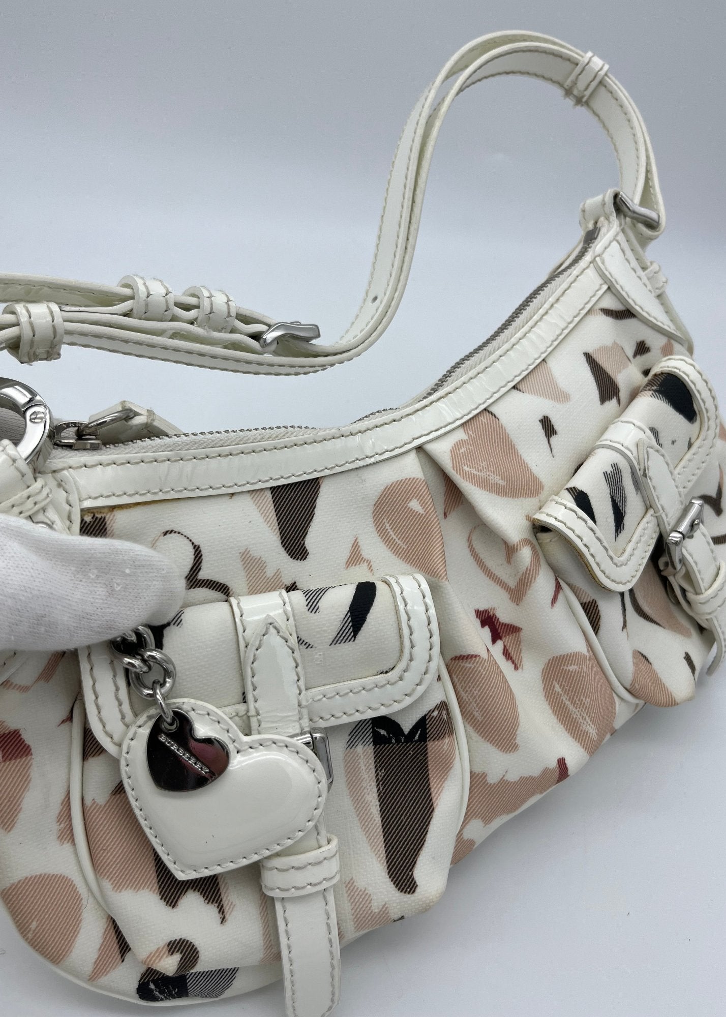 Burberry Borsa Limited Edition Bianca con Cuori