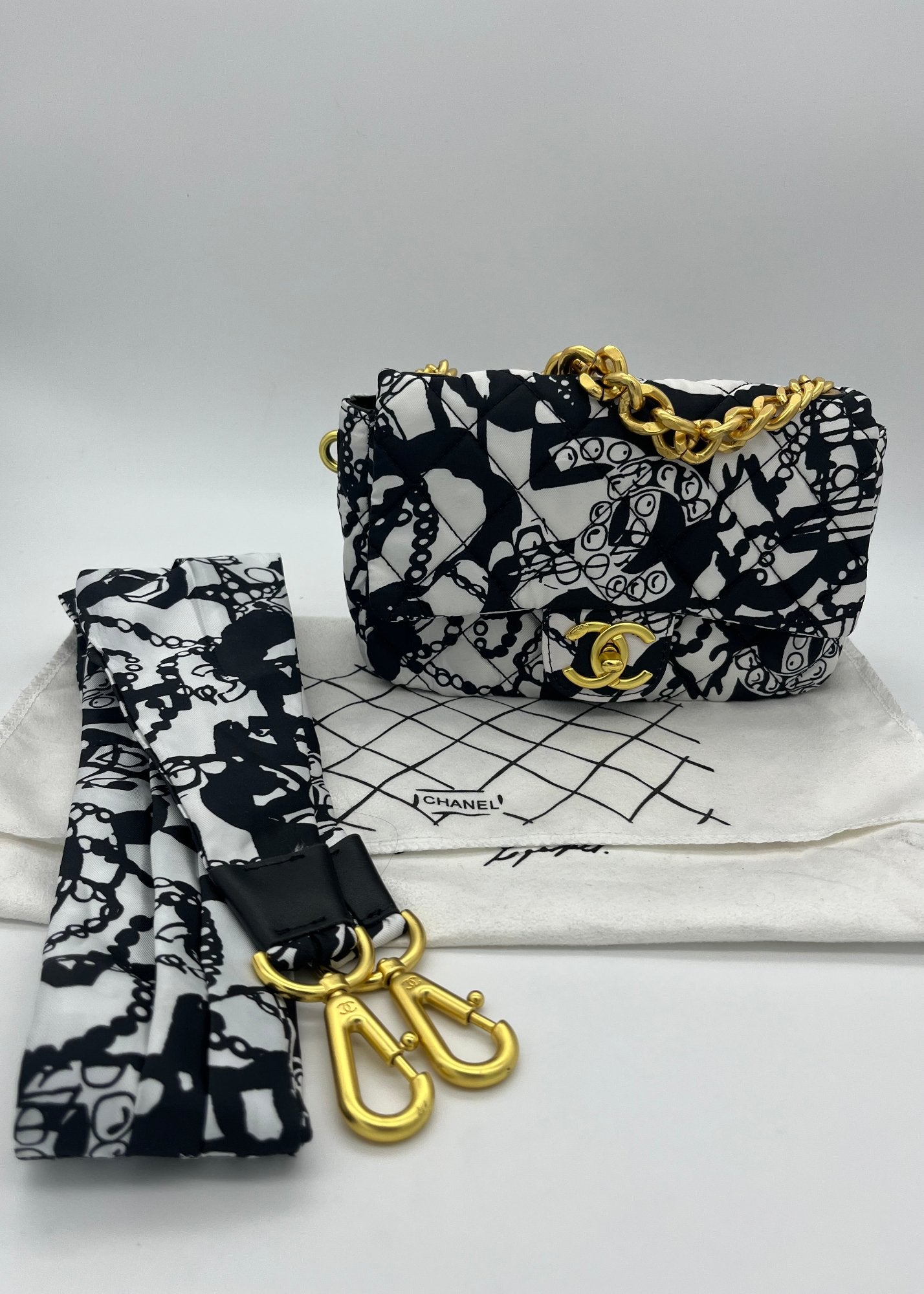 Chanel Borsa Timeless Limited Edition in Seta Bianca e Nera