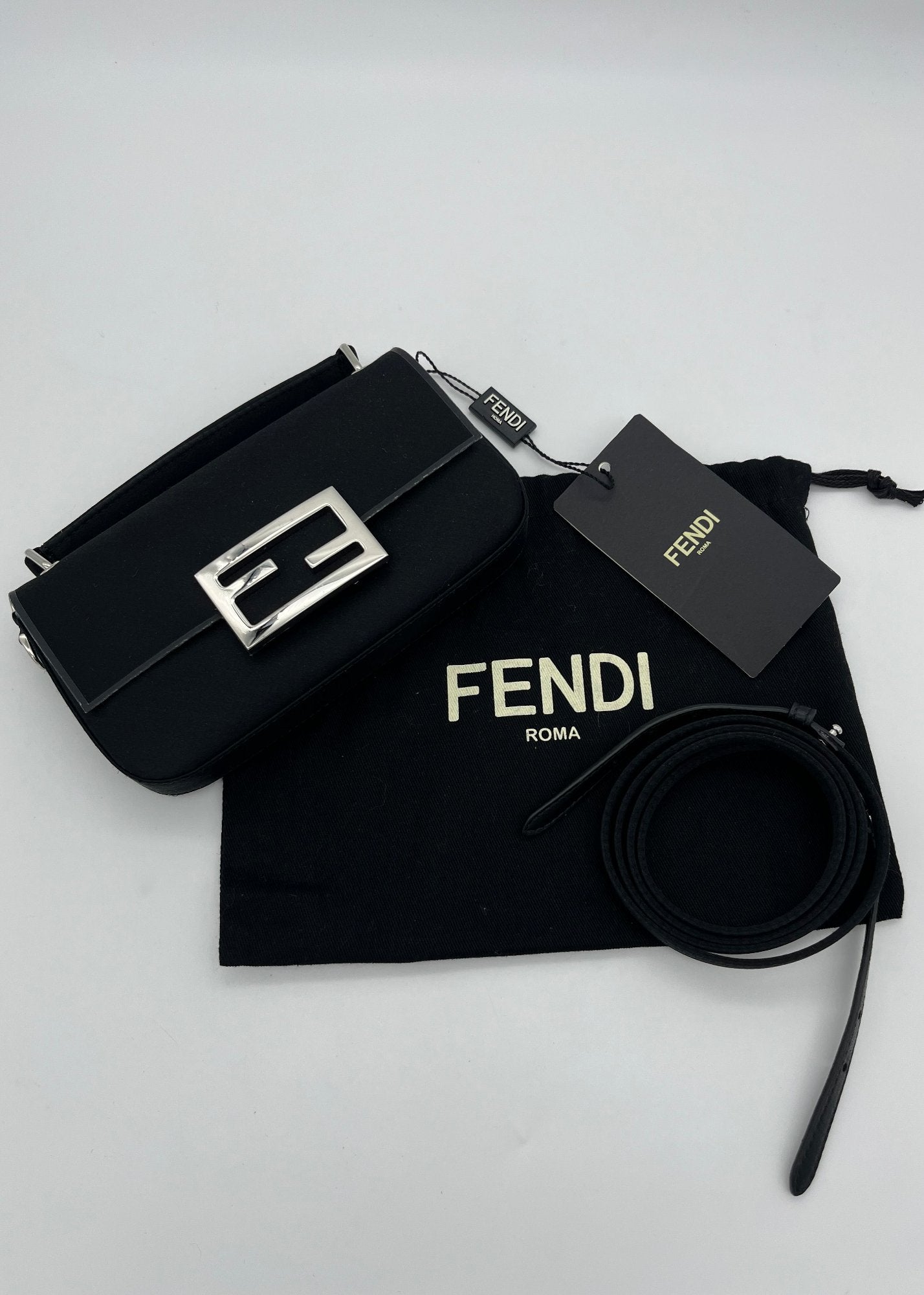 Fendi Borsa Baguette Mini in Raso Nera