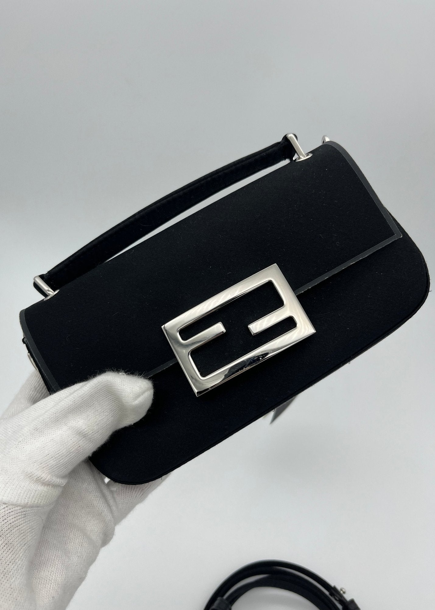 Fendi Borsa Baguette Mini in Raso Nera