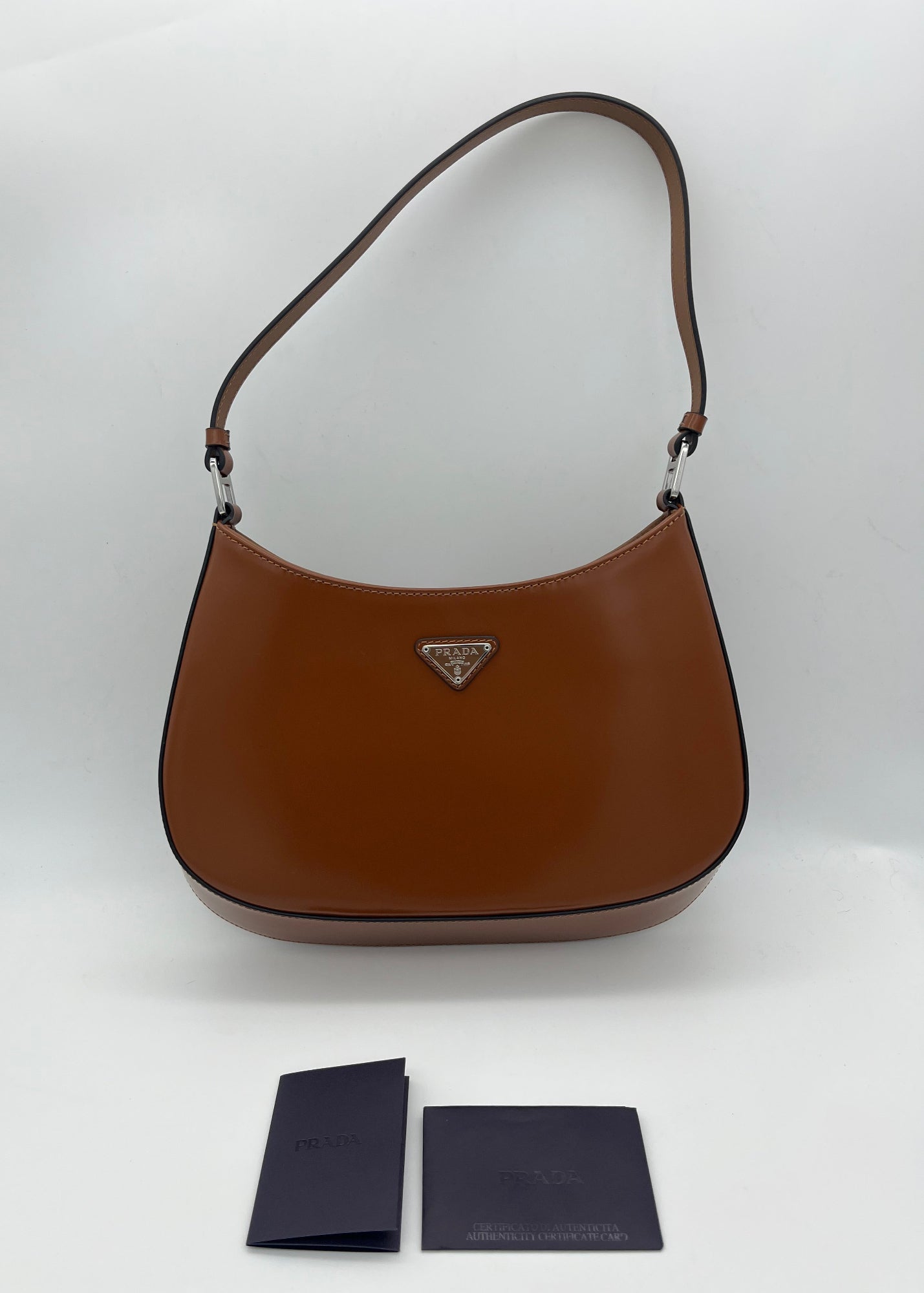 Prada Borsa Cleo a Spalla in Pelle Verniciata Cognac