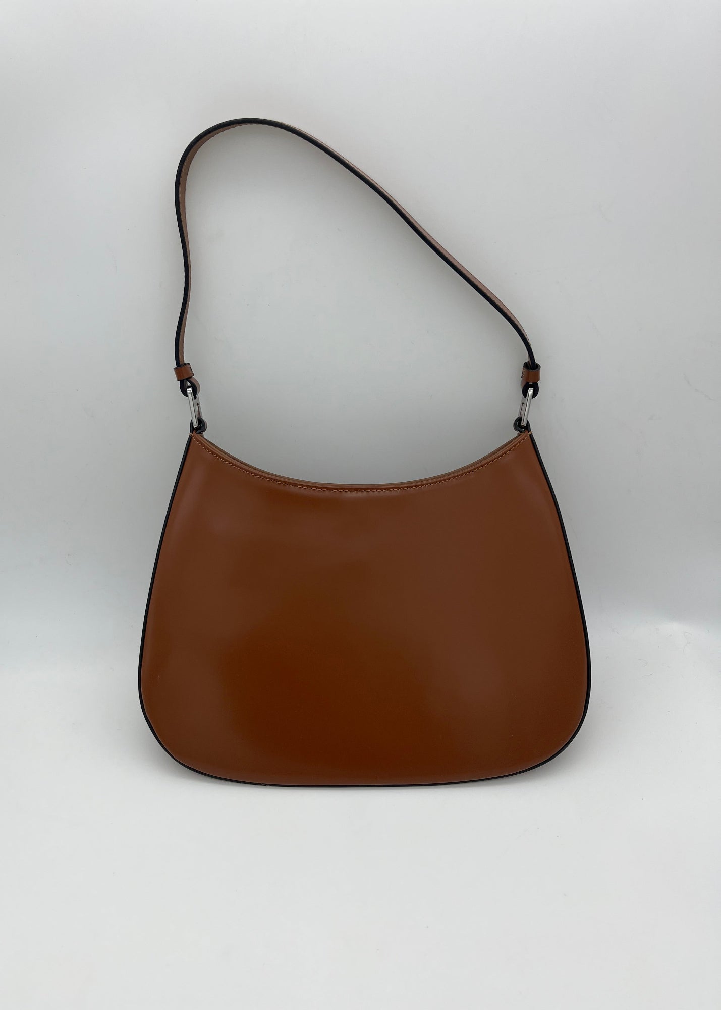 Prada Borsa Cleo a Spalla in Pelle Verniciata Cognac