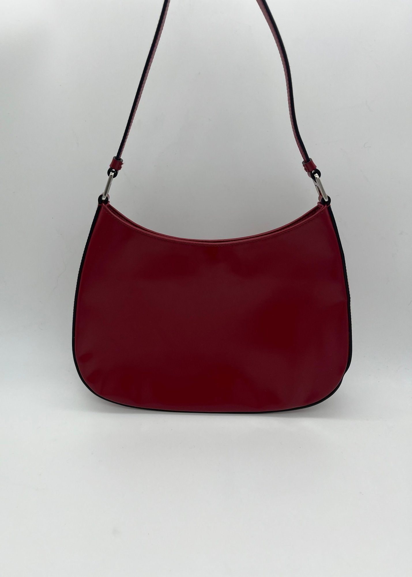 Prada Borsa Cleo a Spalla in Pelle Verniciata Rosso Ciliegia