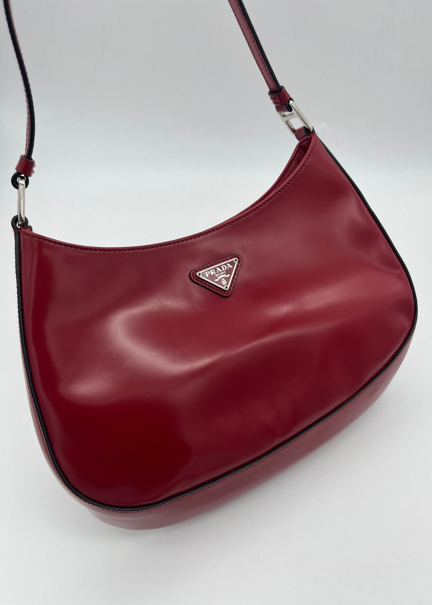 Prada Borsa Cleo a Spalla in Pelle Verniciata Rosso Ciliegia