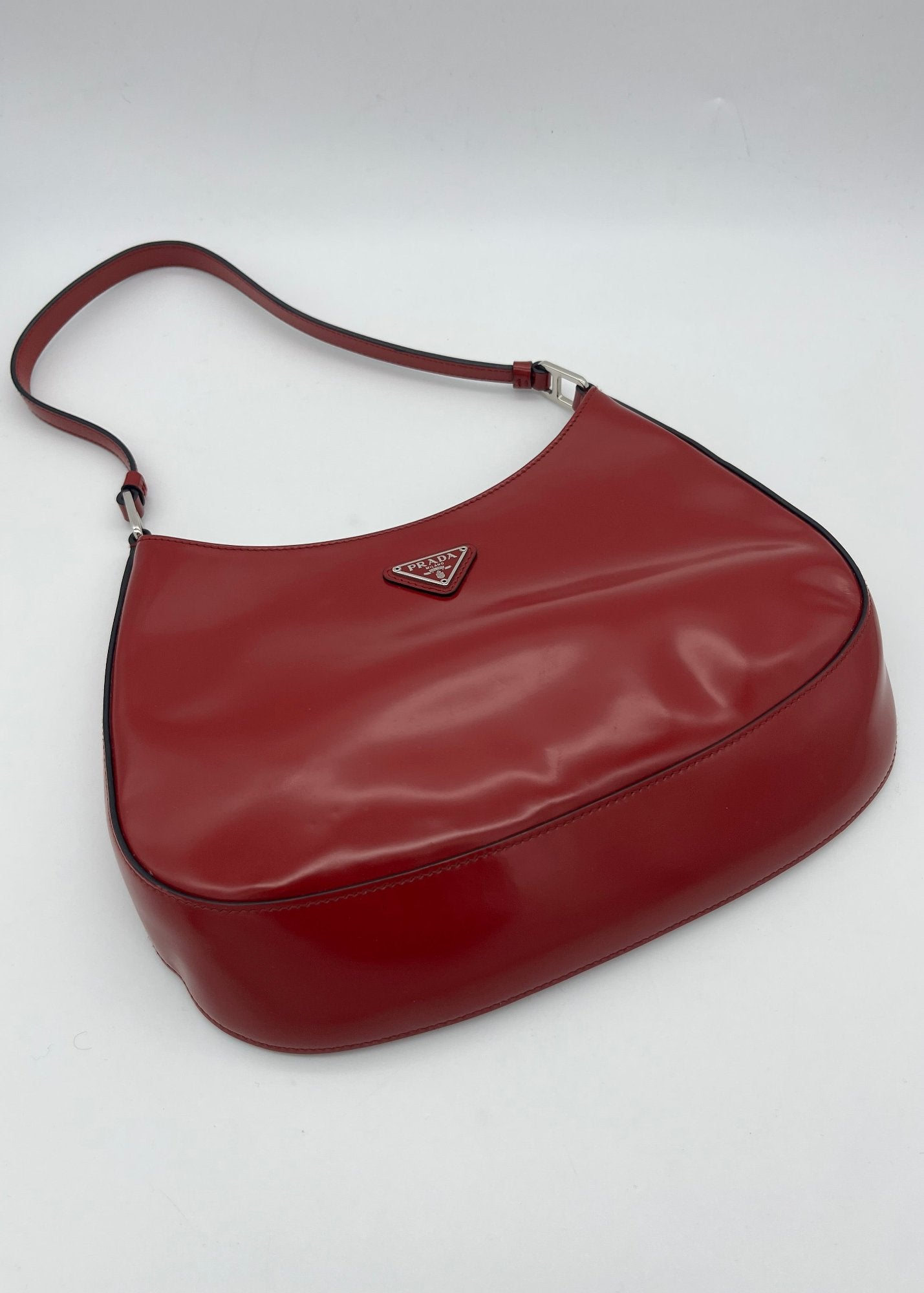 Prada Borsa Cleo a Spalla in Pelle Verniciata Rosso Ciliegia