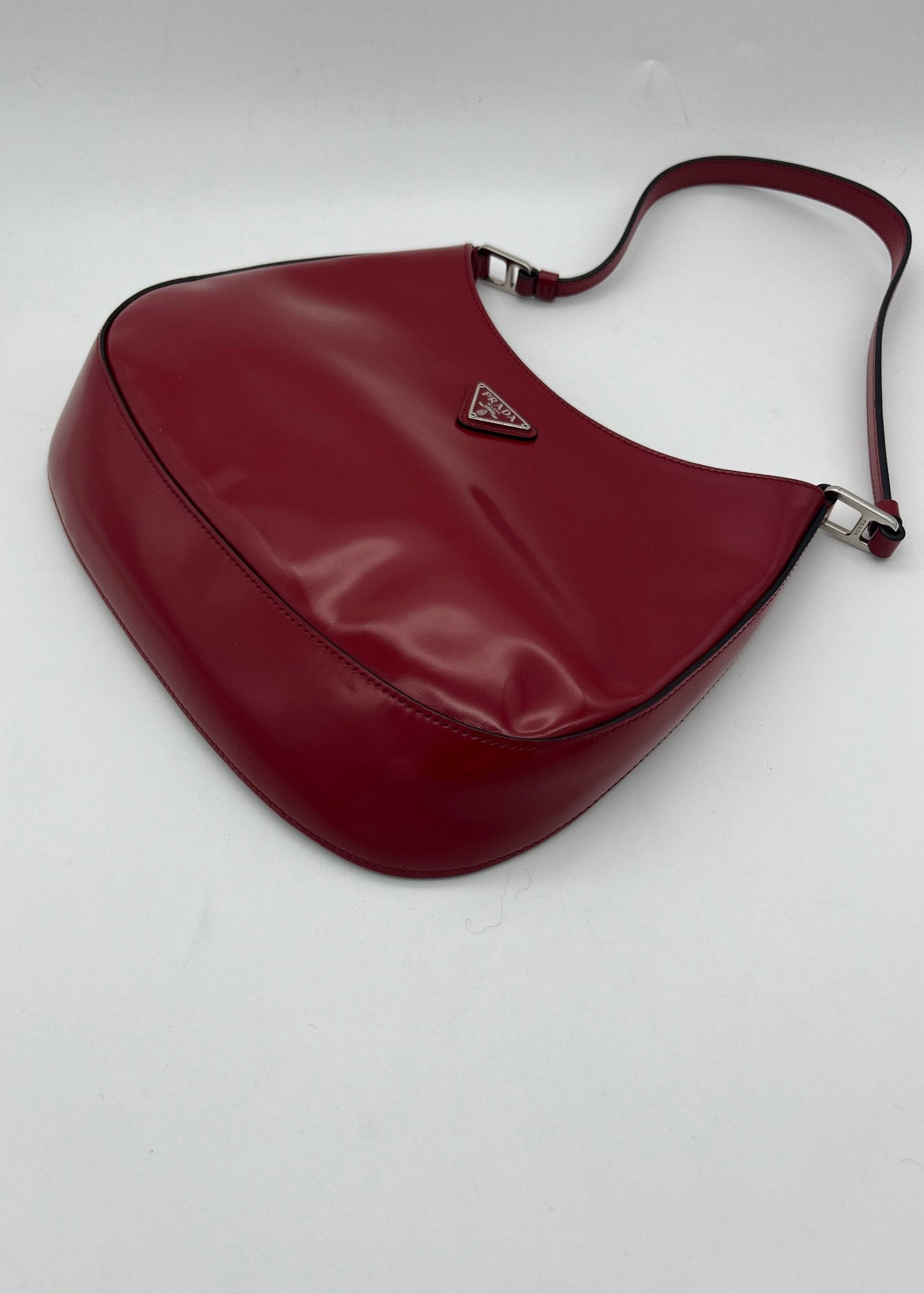 Prada Borsa Cleo a Spalla in Pelle Verniciata Rosso Ciliegia