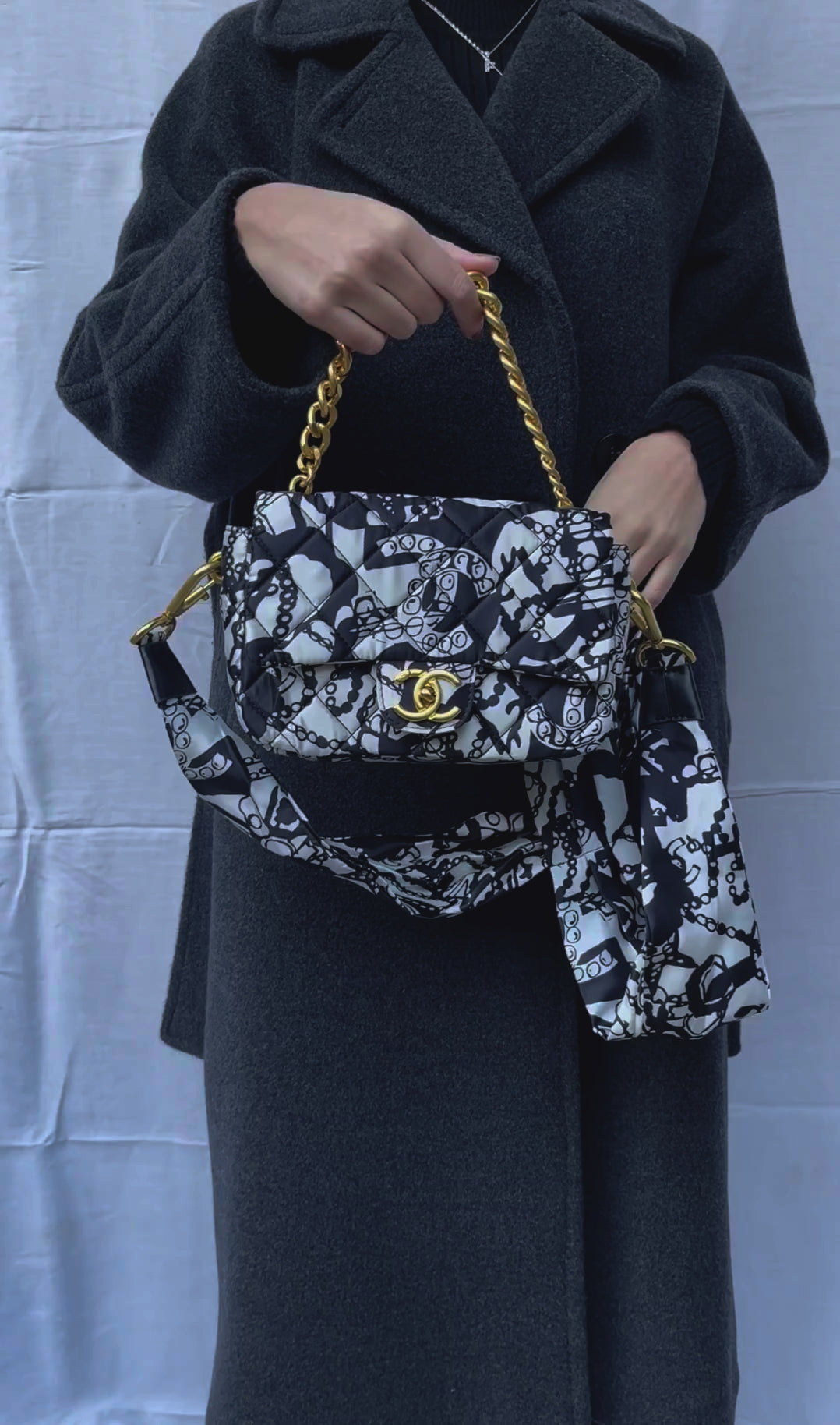 Chanel Borsa Timeless Limited Edition in Seta Bianca e Nera