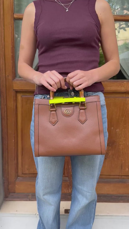 Gucci Borsa Diana Tote Media in Pelle con Manici Bamboo Marrone